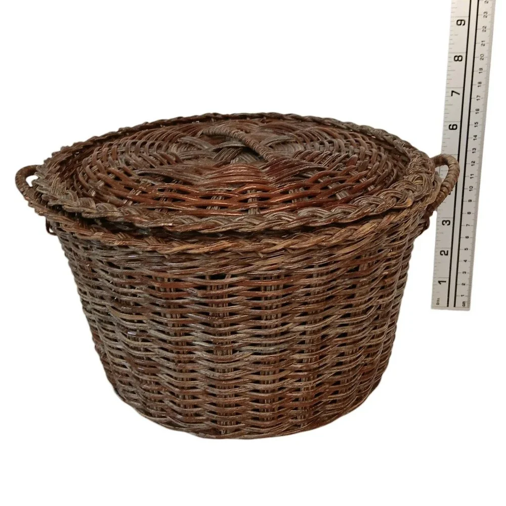 Vintage Wicker Rattan Basket With Lid Reddish Brown 12